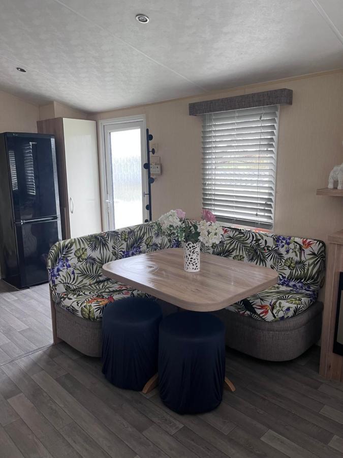 Take Me To The Beach At J&S Caravan Holidays Newquay Bay Resort Saint Columb Minor Eksteriør bilde